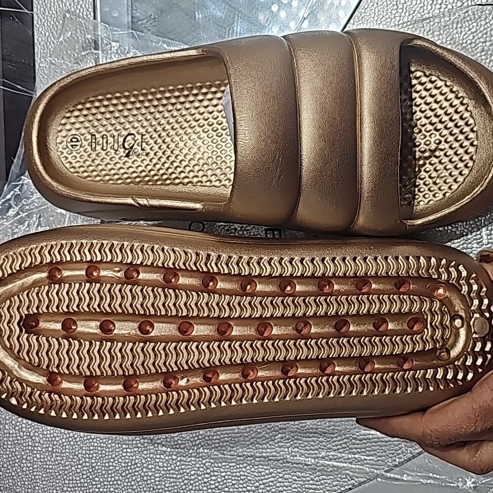 Size 10 Gold 3 Layer Bubble Slides * Never Worn* … - image 3